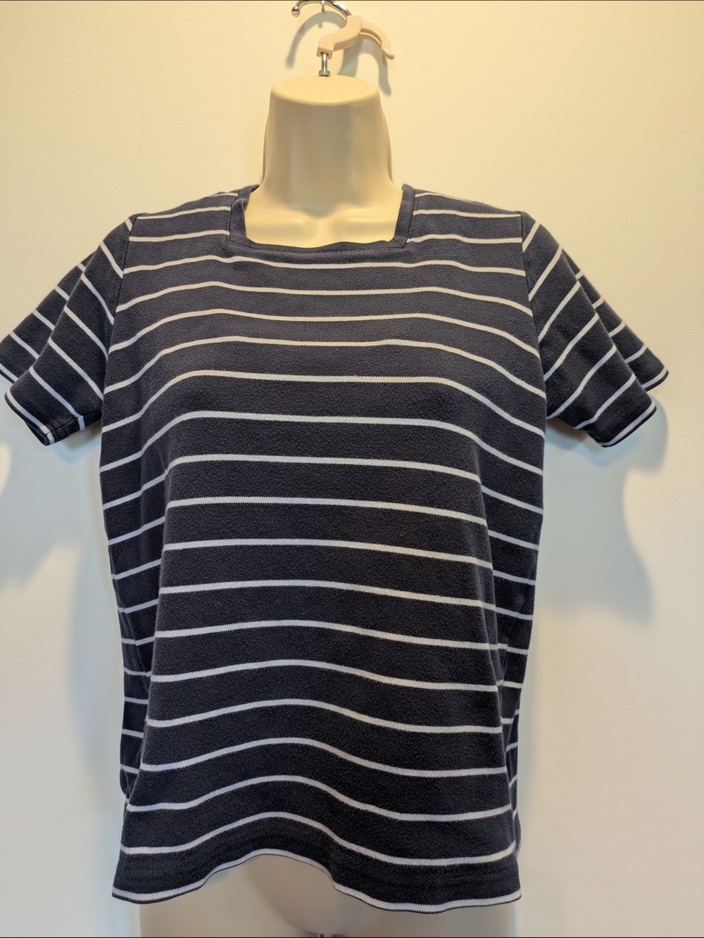 💙 3/$20 croft & barrow Navy and White Striped Short Sleeve Tee Size Small